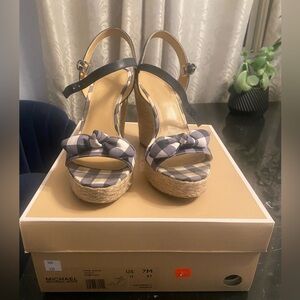 Barely worn Michael kors platform